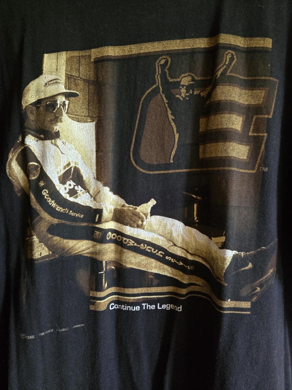 Dale Earnhardt "The Man" Nascar Graphic Tee Vintage PTP=24.5"